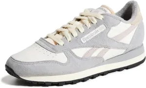 Reebok Unisex Classic Leather Sneakers Legacy, Chalk/Grey 3/Moonstone, 4 US Men