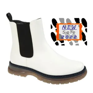 Women's Zip Up Gusset Ankle Boots - Off-White L052G